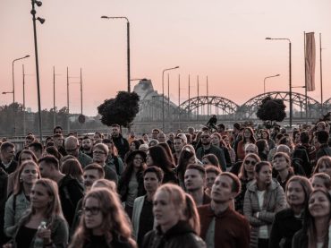 FOTO: “Laika Suns” un “Sudden Lights” uz brīvdabas skatuves Spīķeros